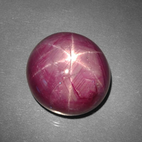 Rubis étoilé rouge naturelle coupe ovale, 43,70 ct, opaque