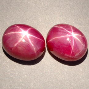 Achetez naturel ct Rouge violacé Rubis Étoilé gems, Coupe ovale, En provenance Tanzanie chez GemSelect. En stock, livraison internationale!