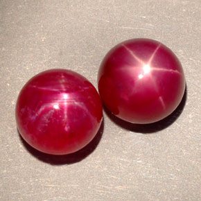 Achetez naturel ct Rouge violacé Rubis Étoilé gems, Coupe roude, En provenance Tanzanie chez GemSelect. En stock, livraison internationale!