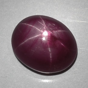 Rubis Étoilé Rouge violacé naturelle Coupe ovale, 6.56 ct, Opaque