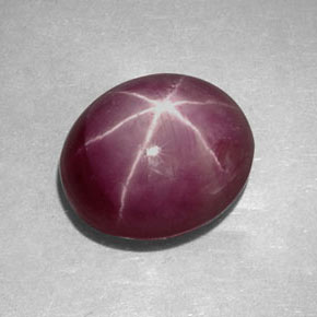 Rubis étoilé rouge naturelle coupe ovale, 6,10 ct, opaque