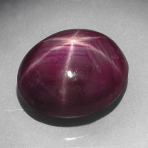 Rubis étoilé rouge naturelle coupe ovale, 7,02 ct, opaque