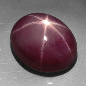 Rubis étoilé rouge naturelle coupe ovale, 5,48 ct, opaque