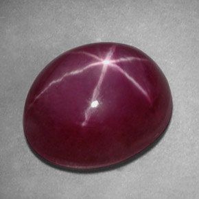 Rubis étoilé rouge naturelle coupe ovale, 5,18 ct, opaque