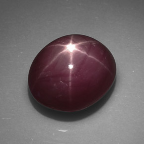 Rubis étoilé rouge naturelle coupe ovale, 5,46 ct, opaque