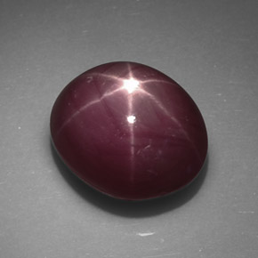 Rubis étoilé rouge naturelle coupe ovale, 5,46 ct, opaque