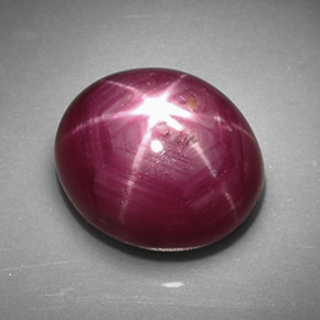 Rubis Étoilé Rouge violacé naturelle Coupe ovale, 5.72 ct, Opaque