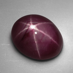 Rubis Étoilé Rouge violacé naturelle Coupe ovale, 4.71 ct, Opaque