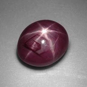 Rubis étoilé rouge naturelle coupe ovale, 3,70 ct, opaque