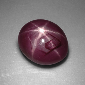Rubis étoilé rouge naturelle coupe ovale, 3,70 ct, opaque