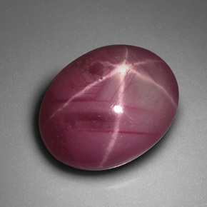 Rubis étoilé rouge naturelle coupe ovale, 4,09 ct, opaque
