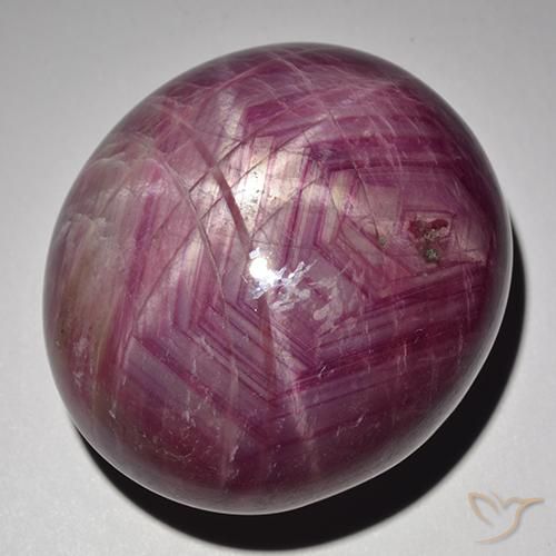 127.45ct Naturel Violet rougeâtre Rubis étoilé, ovale, Opaque