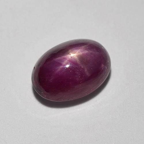 Rubis étoilé rouge naturelle coupe ovale, 0,83 ct, translucide