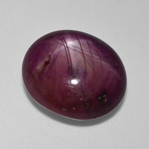 Rubis étoilé rouge naturelle coupe ovale, 13,24 ct, opaque