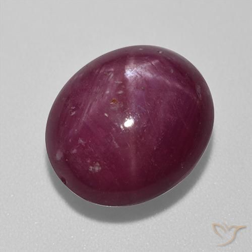 Rubis étoilé Rouge foncé naturelle ovale, 13.67 ct, Opaque