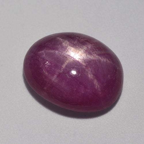 Rubis étoilé pourpre naturelle coupe ovale, 7,22 ct, opaque