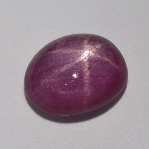 Rubis étoilé pourpre naturelle coupe ovale, 7,22 ct, opaque