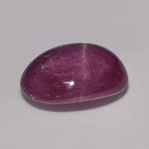 Rubis étoilé pourpre naturelle coupe ovale, 7,22 ct, opaque