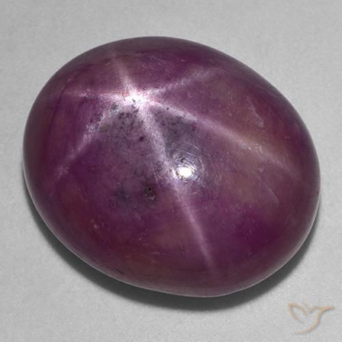 Rubis étoilé pourpre boysenberry naturelle coupe ovale, 37,20 ct, opaque