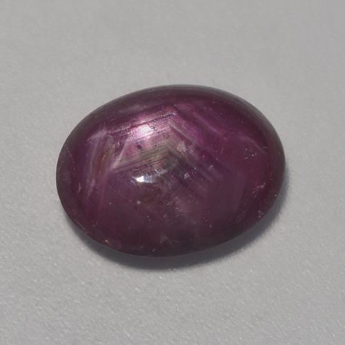 Rubis Étoilé Rouge foncé naturelle Coupe ovale, 5.32 ct, Translucide