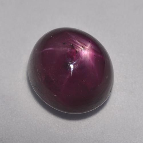 Rubis étoilé rouge naturelle coupe ovale, 7,07 ct, opaque