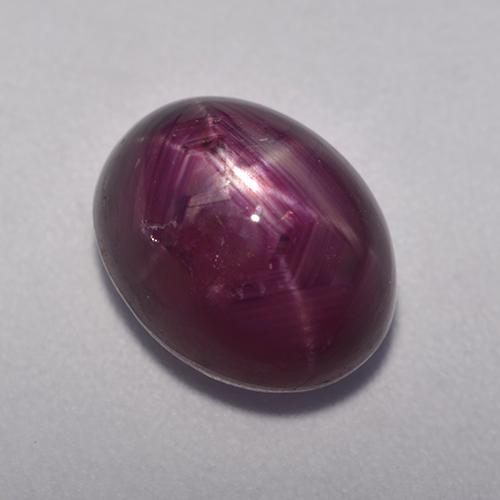 Rubis Étoilé Rouge-violet naturelle Coupe ovale, 5.77 ct, Opaque