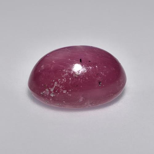Rubis étoilé pourpre naturelle coupe ovale, 5,49 ct, opaque