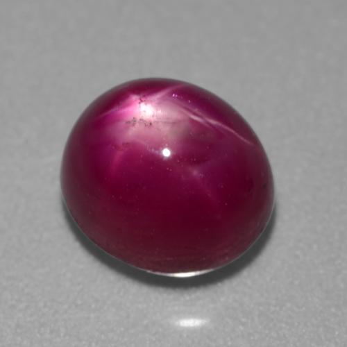 Rubis étoilé pourpre naturelle coupe ovale, 4,05 ct, translucide