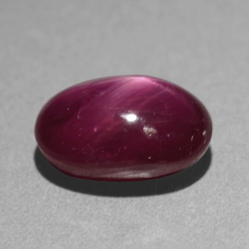 Rubis étoilé pourpre naturelle coupe ovale, 3,03 ct, translucide