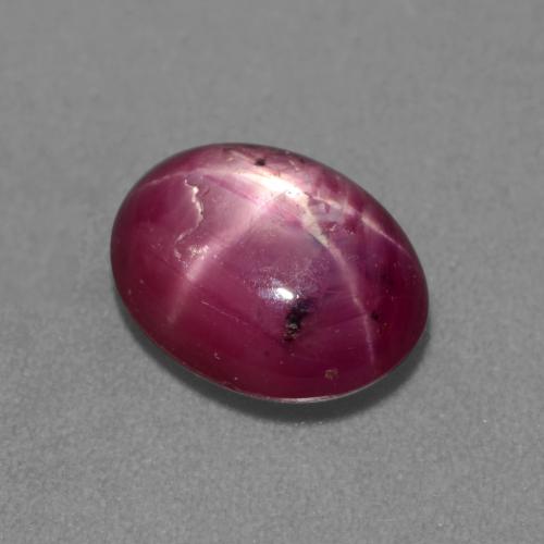 Rubis étoilé pourpre naturelle coupe ovale, 3,06 ct, translucide