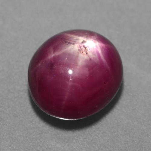 Rubis étoilé pourpre naturelle coupe ovale, 5,38 ct, translucide