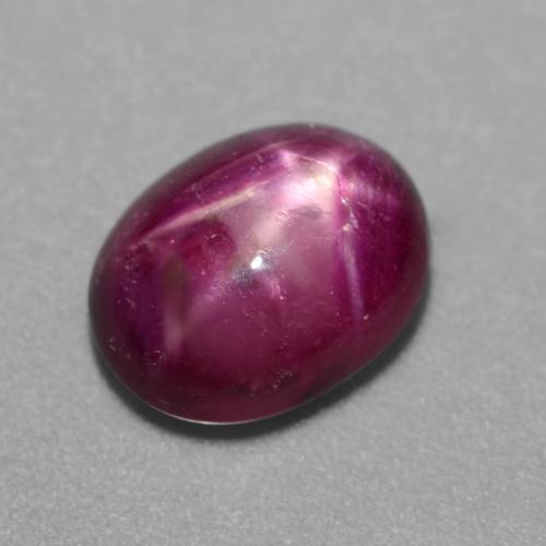 Rubis étoilé pourpre naturelle coupe ovale, 3,81 ct, translucide