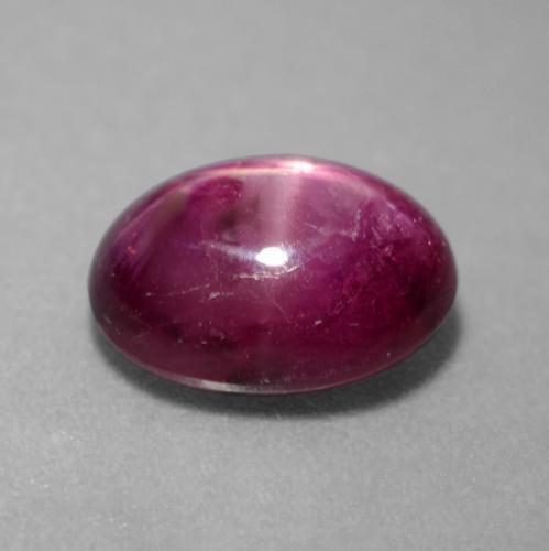 Rubis étoilé pourpre naturelle coupe ovale, 3,81 ct, translucide