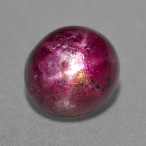 Rubis étoilé pourpre naturelle coupe ovale, 4,75 ct, translucide