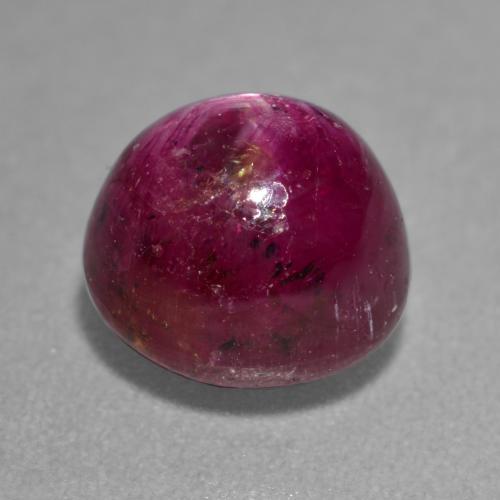 Rubis étoilé pourpre naturelle coupe ovale, 4,75 ct, translucide