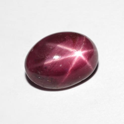 Rubis étoilé rouge naturelle coupe ovale, 3,19 ct, opaque