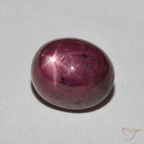 Rubis étoilé Violet rougeâtre naturelle ovale, 5.56 ct, Opaque