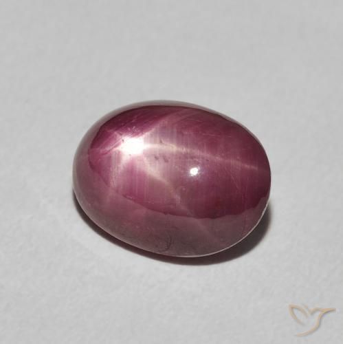 Rubis étoilé Medium Light-Purple naturelle ovale, 4.45 ct, Opaque