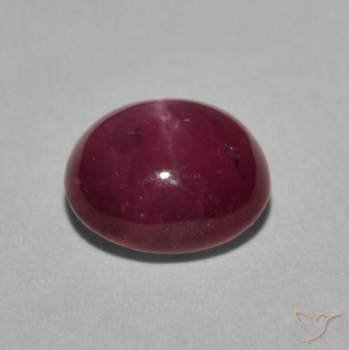 Rubis étoilé Magenta profond naturelle ovale, 5.07 ct, Opaque