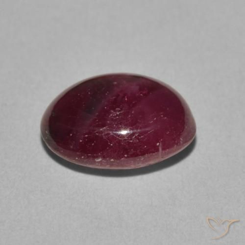 Rubis étoilé Pourpre de baie naturelle ovale, 4.45 ct, Opaque
