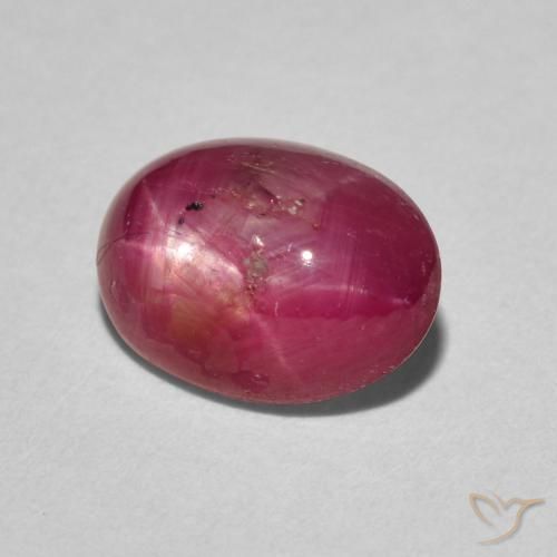 Rubis étoilé Rouge moyen naturelle ovale, 3.60 ct, Opaque