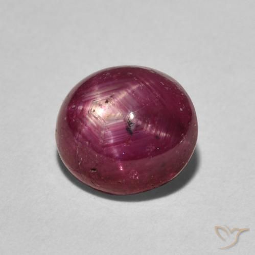 Rubis étoilé Rouge moyen naturelle ovale, 3.74 ct, Opaque