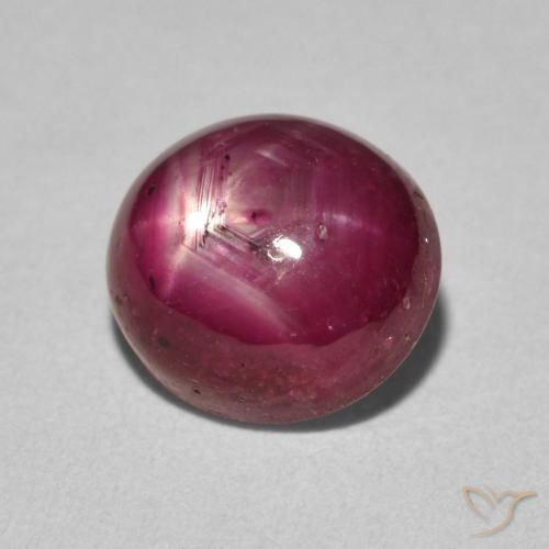 Rubis étoilé Cramoisi profond naturelle ovale, 4.24 ct, Opaque