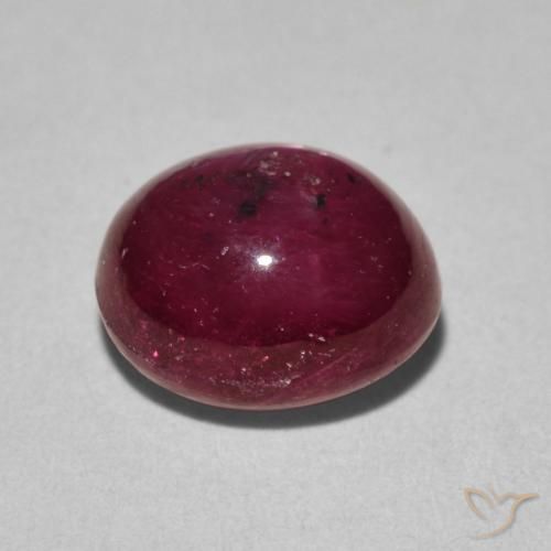 Rubis étoilé Cramoisi profond naturelle ovale, 4.60 ct, Opaque