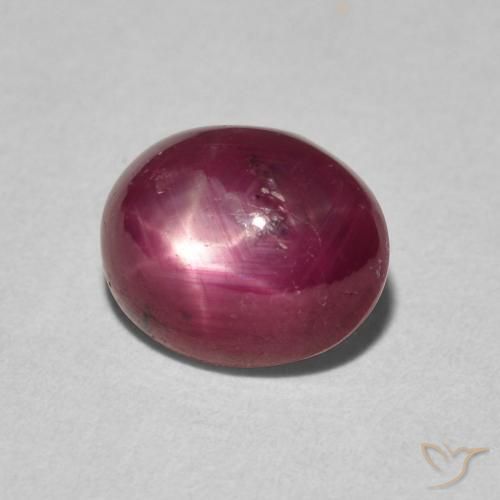 Rubis étoilé Cramoisi profond naturelle ovale, 3.29 ct, Opaque