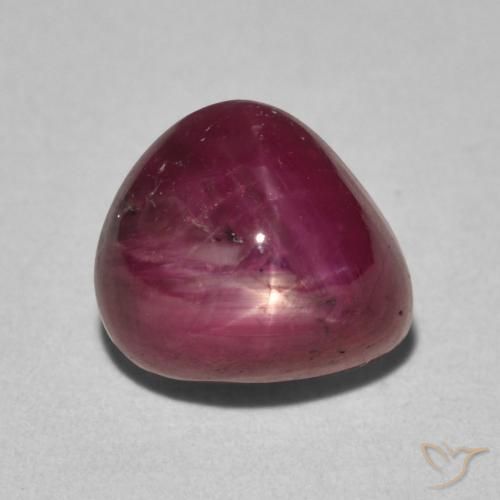 Rubis étoilé Vin rouge profond naturelle En forme de poire, 4.42 ct, Opaque