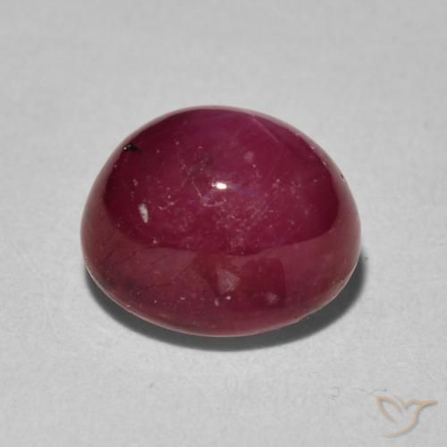 Rubis étoilé Rouge foncé naturelle ovale, 4.69 ct, Opaque