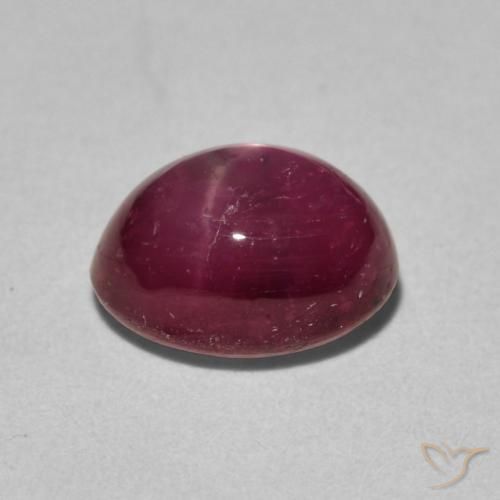 Rubis étoilé rouge naturelle coupe ovale, 3,42 ct, opaque