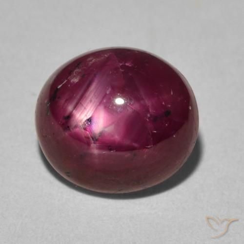 Rubis étoilé rouge naturelle coupe ovale, 4,58 ct, opaque