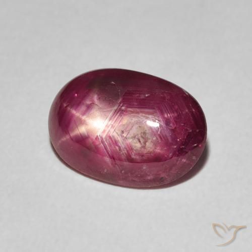 Rubis étoilé Rouge foncé naturelle ovale, 3.19 ct, Opaque
